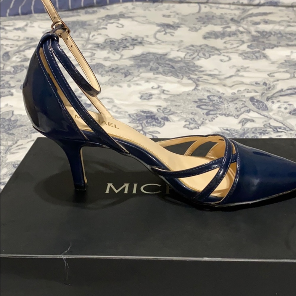 Heels - Picture 3 of 5